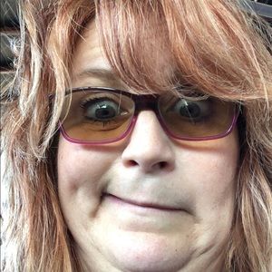 Meet your Posher, Dena